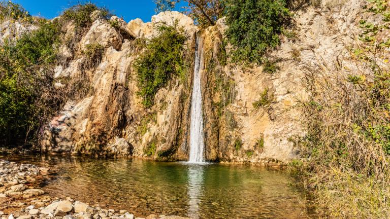 Καταρράκτης Βαλανάρη: Ενας κρυμμένος παράδεισος 25 λεπτά από το κέντρο της Αθήνας | 0 bovary.gr