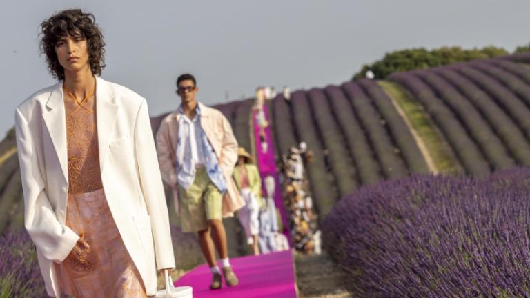 Jacquemus x Swarovski -Το ονειρικό σόου στην Προβηγκία | 0 bovary.gr