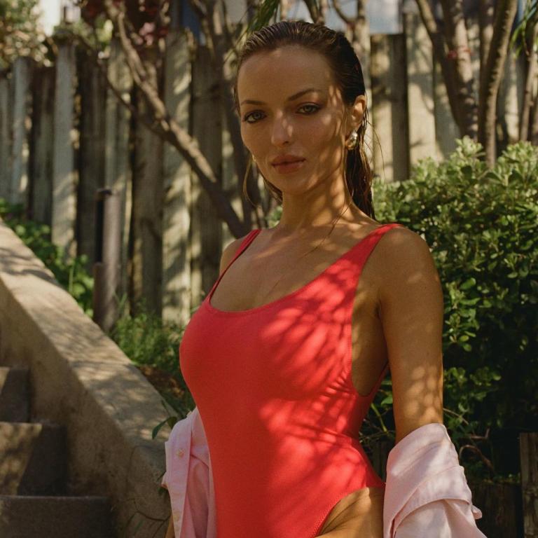 Ποια είναι η Francesca Eastwood
