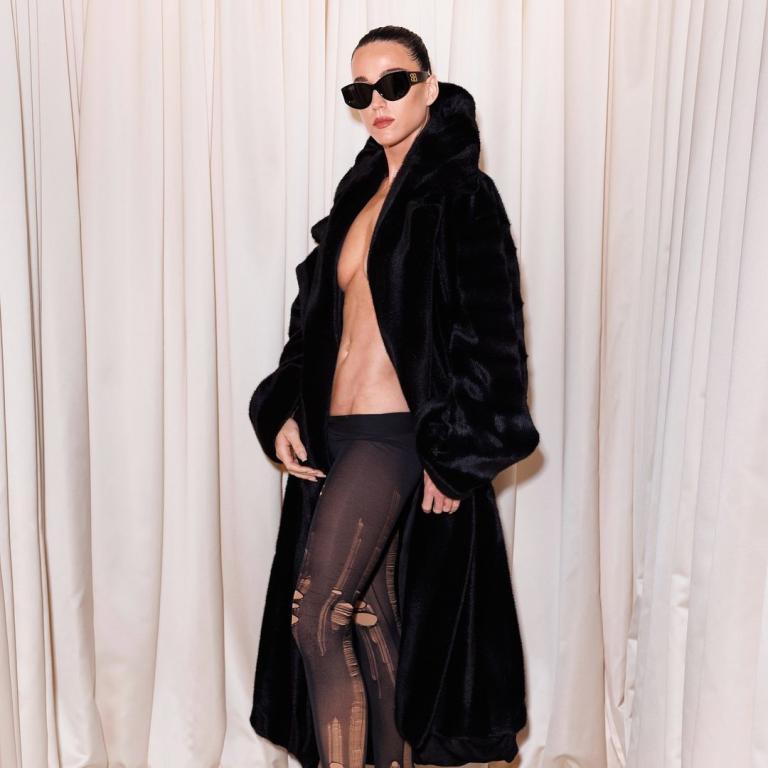 H Katy Perry με λουκ αλά Μπιάνκα Σενσόρι 