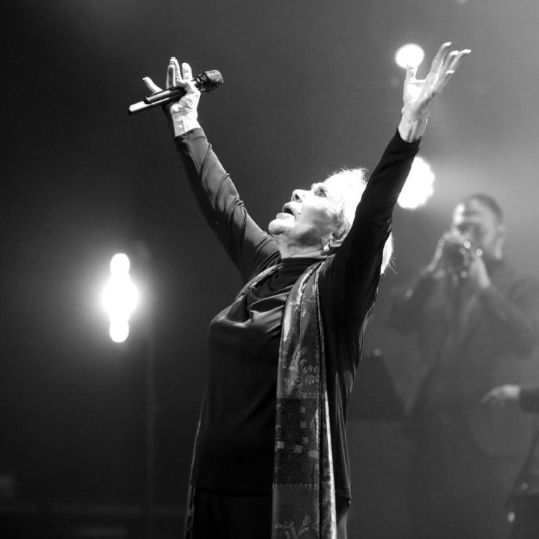  Πέθανε η μεγάλη κυρία του ελληνικού τραγουδιού Μαρινέλλα -Σε ηλικία 86 ετών 