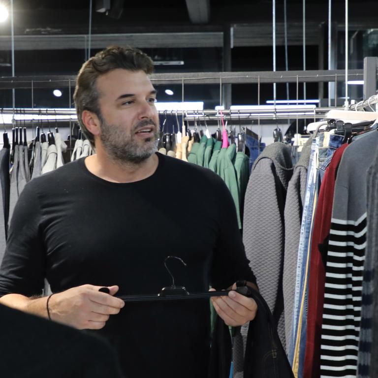 Ο Αντώνης Βλοντάκης με την κόρη του,Ηλέκτρα, στο θέατρο