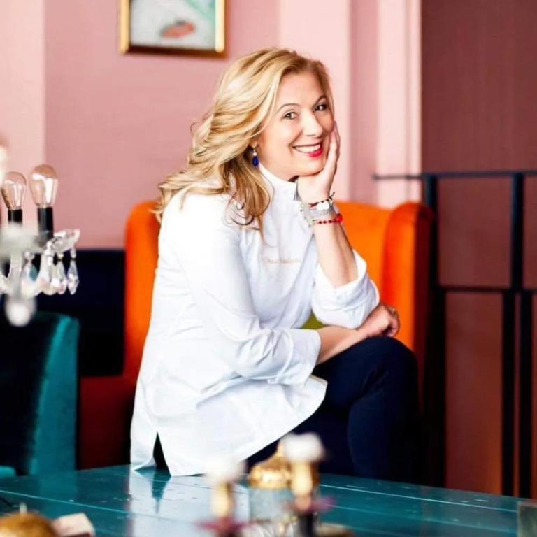 Η Ντίνα Νικολάου στρώνει το γιορτινό τραπέζι -Συνταγές για το τέλειο χριστουγεννιάτικο δείπνο