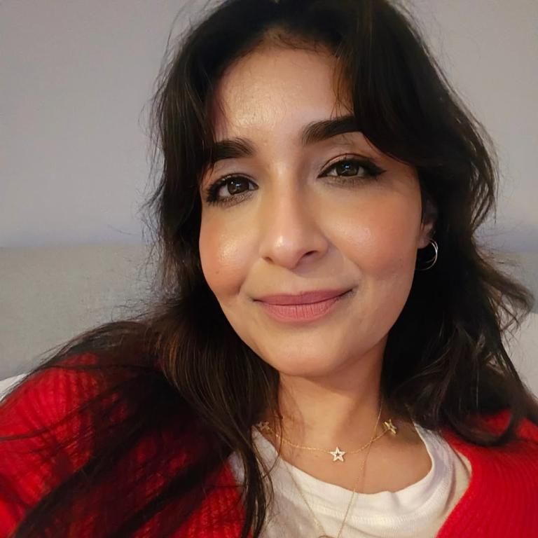 Πώς να πετύχετε αποτέλεσμα λίφτινγκ στο πρόσωπό σας χρησιμοποιώντας μόνο ένα κονσίλερ