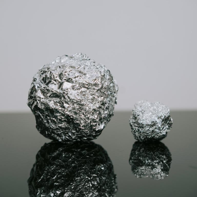 Ποια είναι η σωστή πλευρά του αλουμινόχαρτου ανάλογα με την χρήση