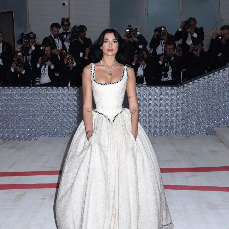 Dress code: Γιατί τα γυναικεία ρούχα έχουν λιγότερες τσέπες από τα ανδρικά