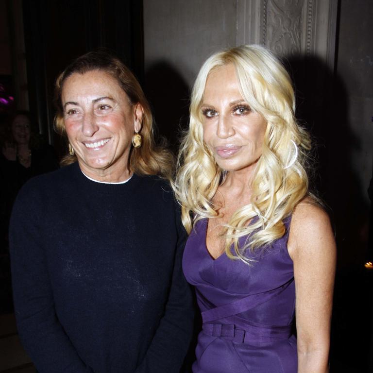 Γιατί η εξαγορά της Versace από την Prada αλλάζει τη μόδα