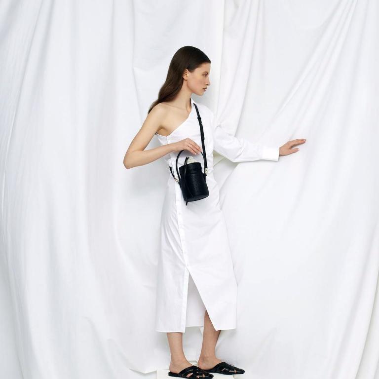 Amphóra Collection: Το brand που επαναπροσδιορίζει την ελληνική ταυτότητα στη μόδα με τις τσάντες-γλυπτά του