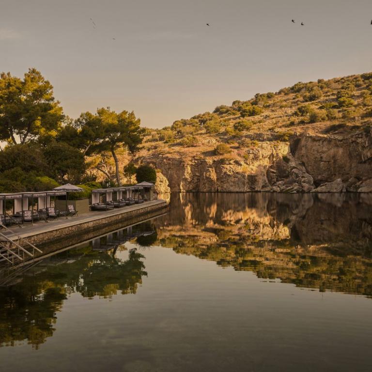 Η λίμνη Βουλιαγμένης 