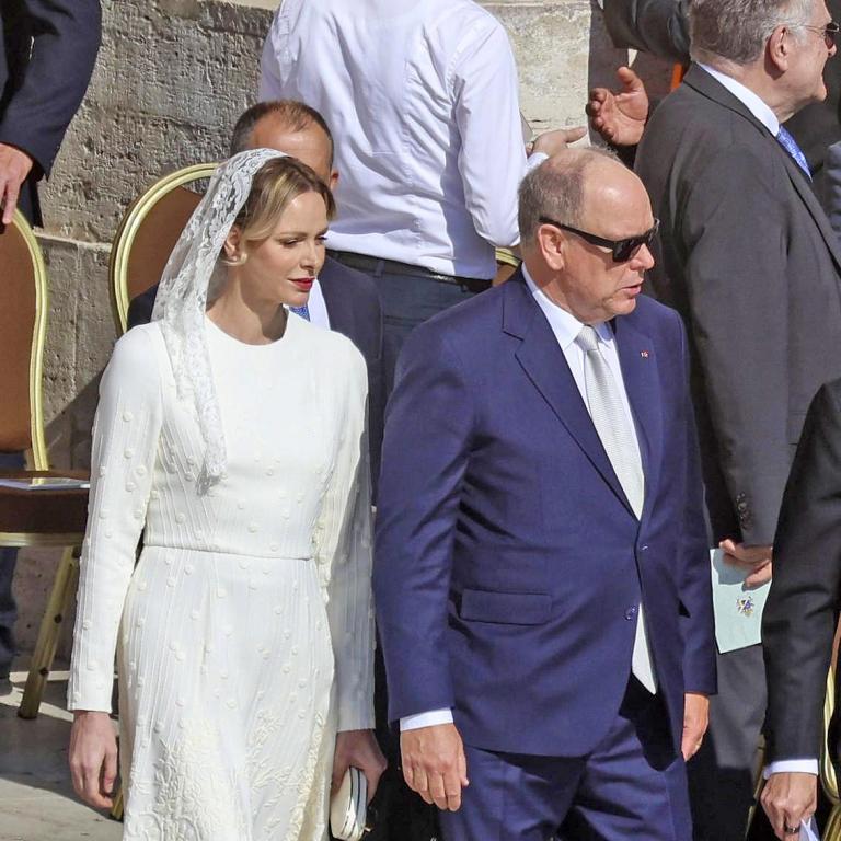 Η πριγκίπισσα Σαρλίν λάμπει στα λευκά στην τελετή ενθρόνισης του Πάπα Λέοντος ΙΔ'