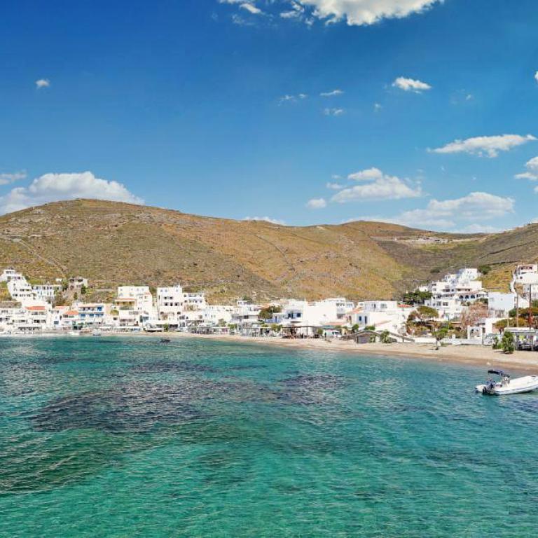 Λιμάνι Κύθνου - Μέριχας / Φωτογραφία: Shutterstock