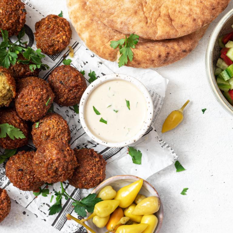 Ρεβιθοκεφτέδες στο air fryer / Φωτογραφία: Shutterstock