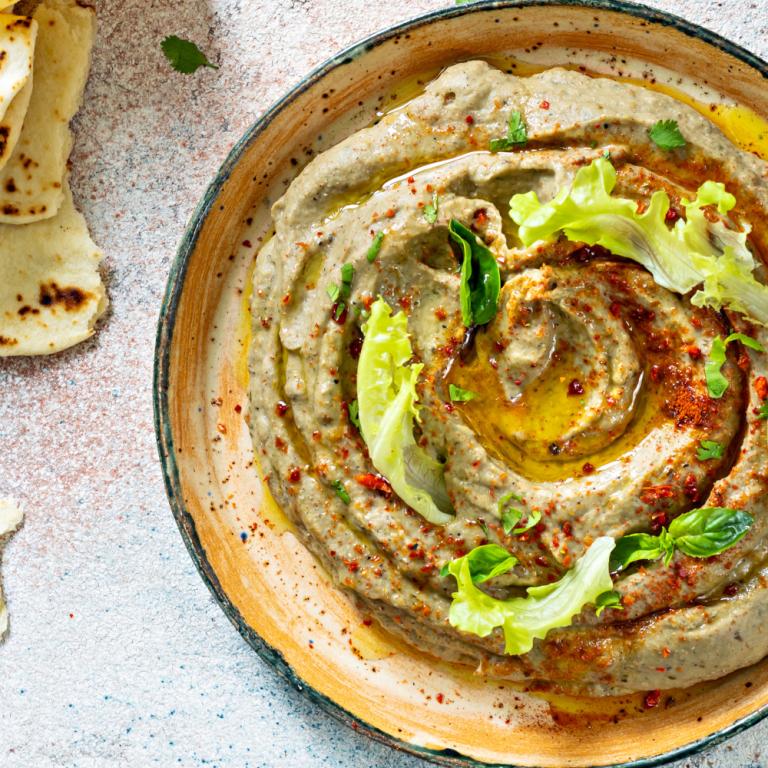 Μπαμπά γκανούς: spicy μελιτζανοσαλάτα με ταχίνι / Φωτογραφία: Shutterstock