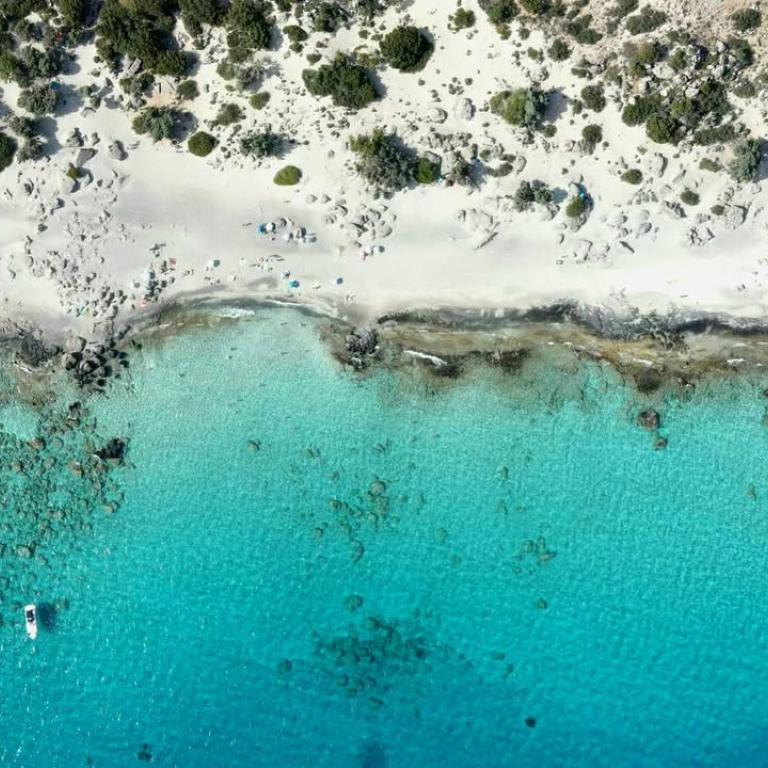 Παραλία Κεδρόδασος: Ένας από τους τελευταίους ανέγγιχτους παράδεισους της Ελλάδας