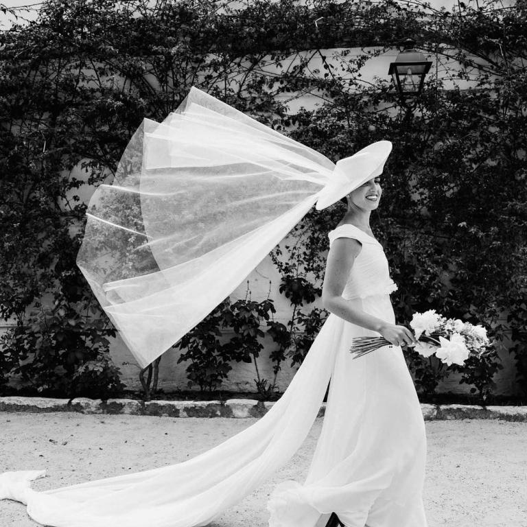Νύφη με καπέλο/Φωτογραφία Instagram/Antonio García