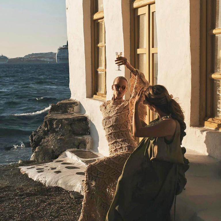 Zimmermann in Mykonos: Μια βραδιά με σταρ, μόδα και αιγαιοπελαγίτικη φινέτσα