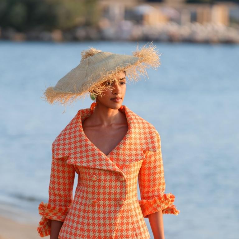 Το εντυπωσιακό fashion show του Βασίλη Ζούλια