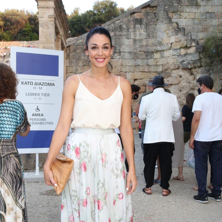 Η Ιωάννα Τριανταφυλλίδου σε καλοκαιρινή εμφάνιση 