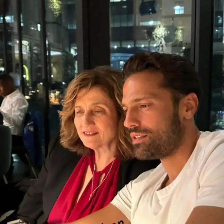 Ο Κωνσταντίνος Αργυρός με τη μητέρα του, Φωτεινή/Φωτογραφία Instagram @argiros_konstantinos