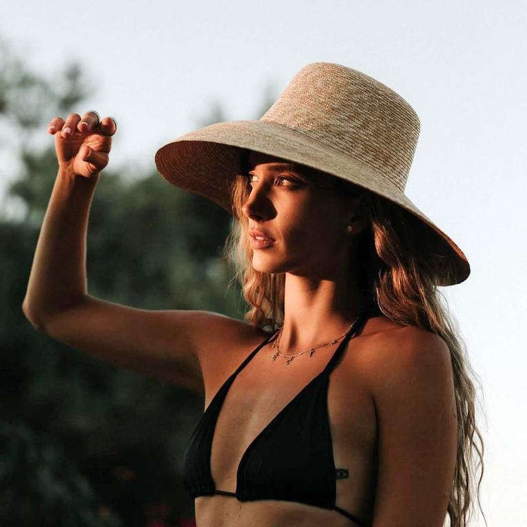  Imayamykonos: Το θηλυκό resortwear brand που ξεχώρισε η Γιολάντα Καλογεροπούλου