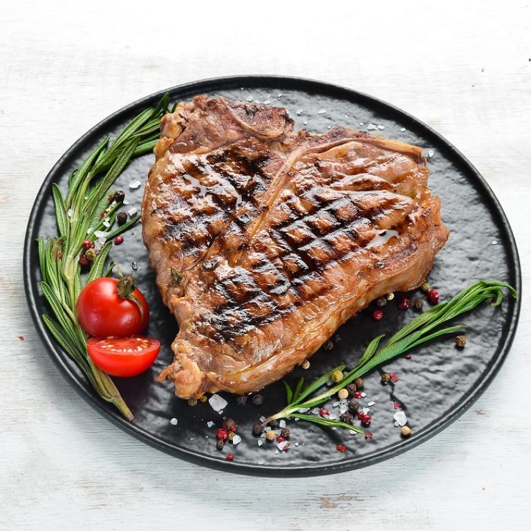 T-bone steaks/Φωτογραφία Unsplash 