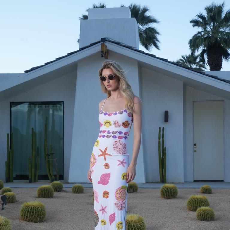  Oceanus: Το λονδρέζικο brand που υπογράφει τα πιο statement beach party looks