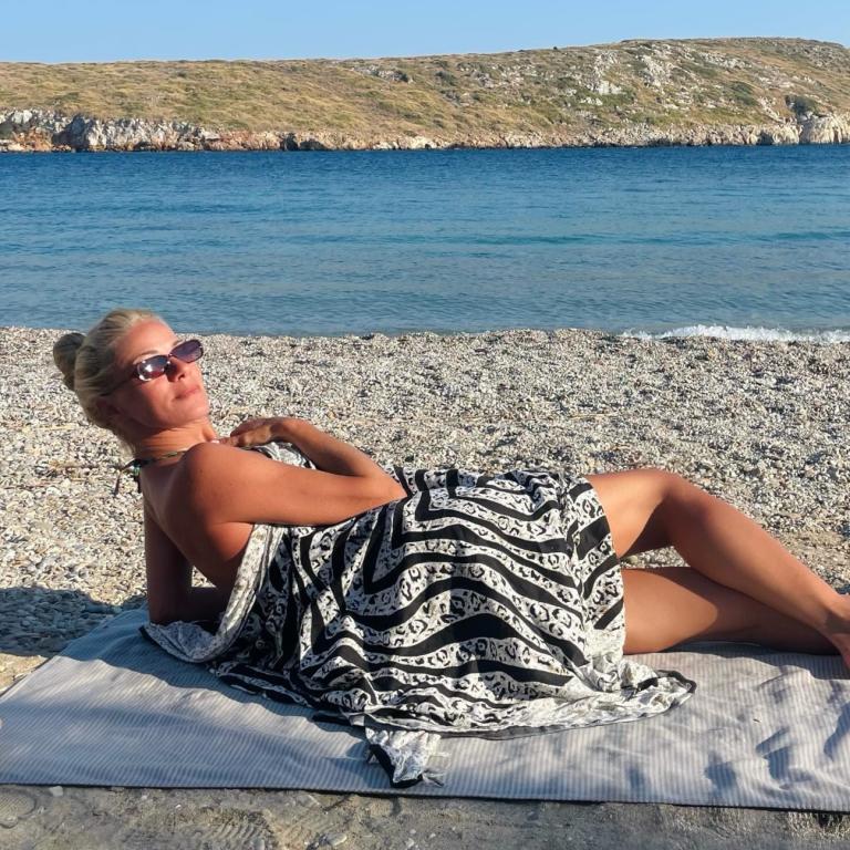 Η Ζέτα Μακρυπούλια διακοπές