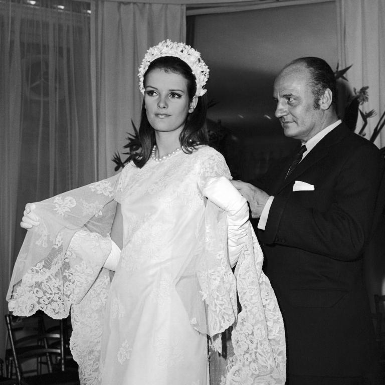  Pierre Balmain/Φωτογραφία AP 