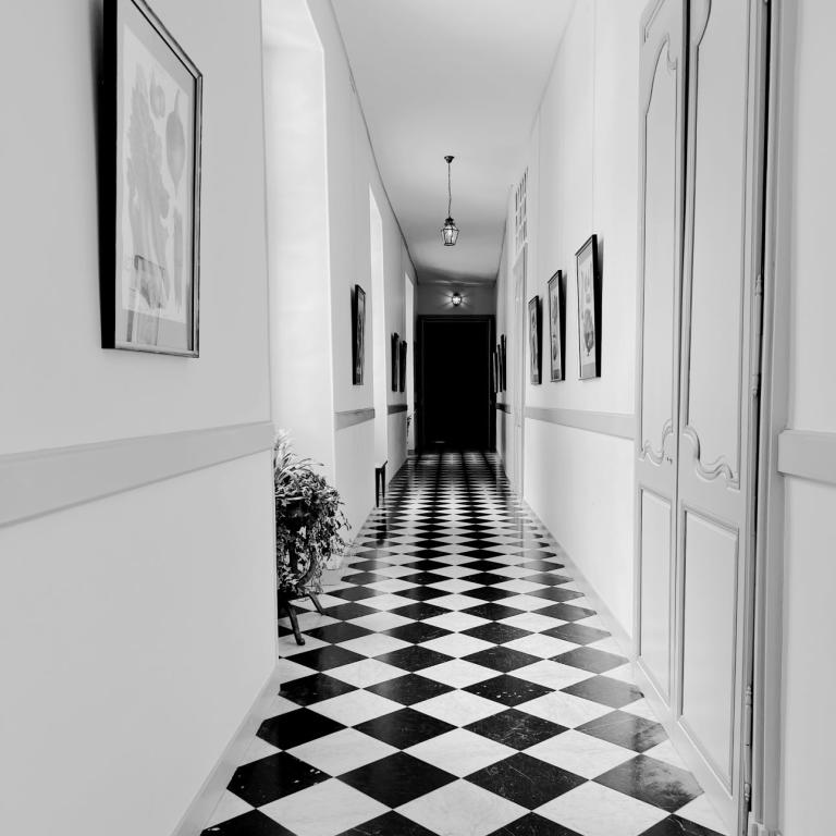 Γιατί ο διάδρομος του σπιτιού σας φαίνεται στενός