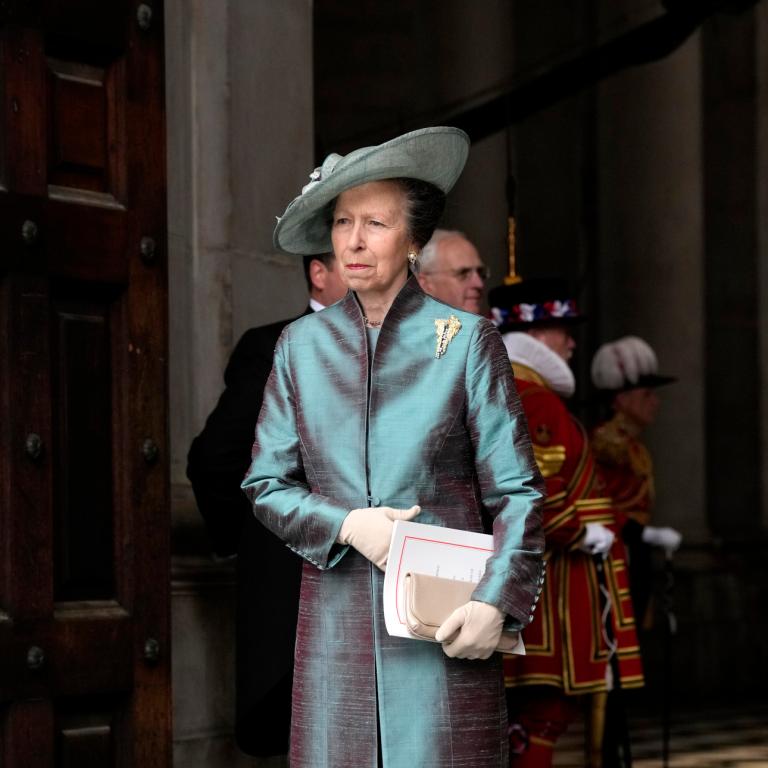 Η πριγκίπισσα Άννα εμπνέει για το looks του φθινοπώρου