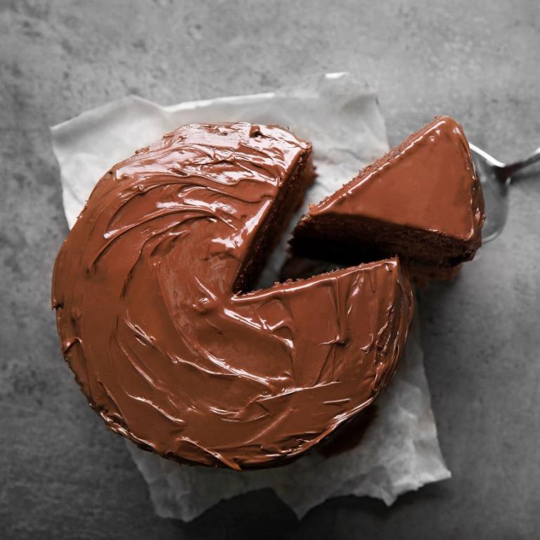 Πώς θα φτιάξετε κέικ σοκολάτα με πουρέ κολοκύθας