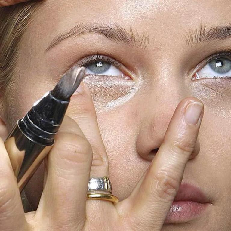 Εφαρμογή concealer