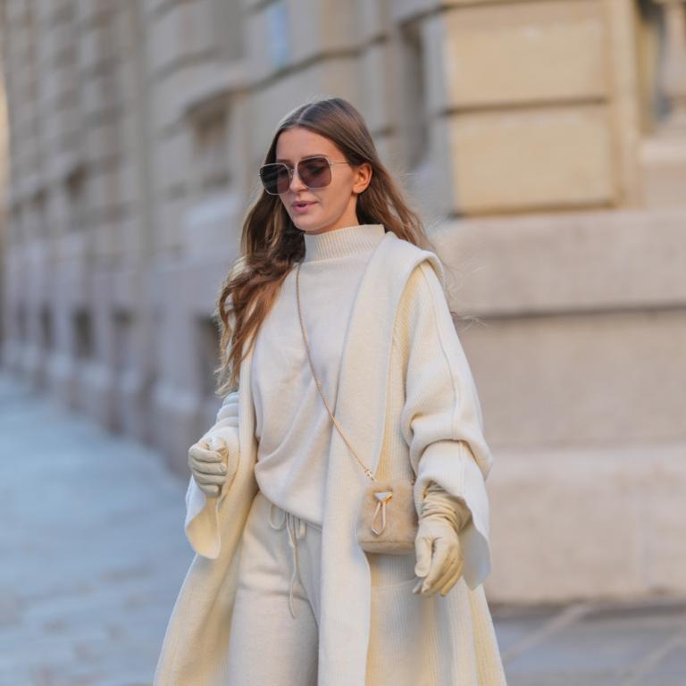 Κασμιρένιο πουλόβερ: Πώς να το φροντίσεις και πώς να το φορέσεις αυτό το φθινόπωρο/Φωτογραφία: Getty Images