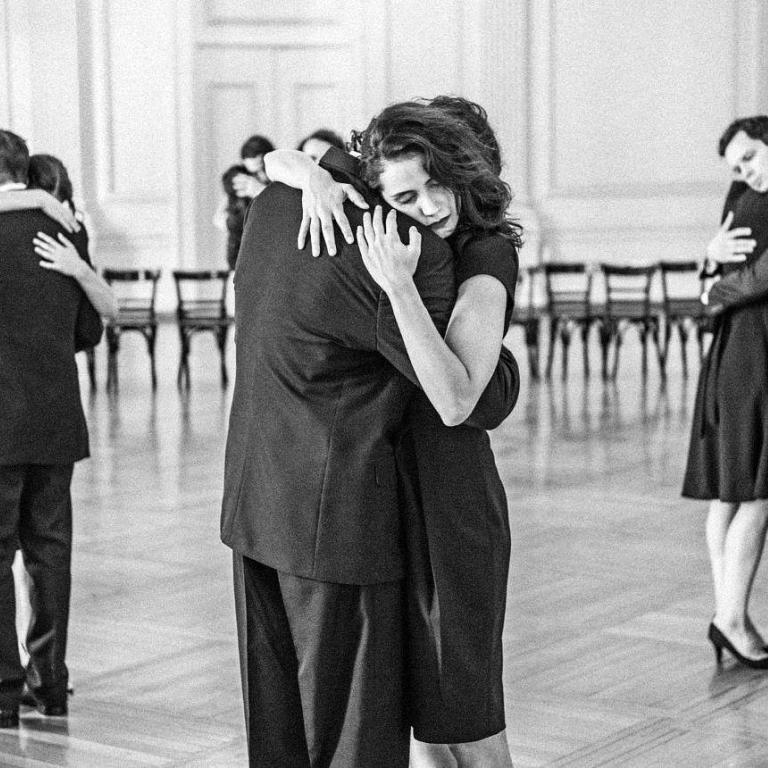 Οι καινούργιες παραστάσεις στο θέατρο για το φθινόπωρο 2025