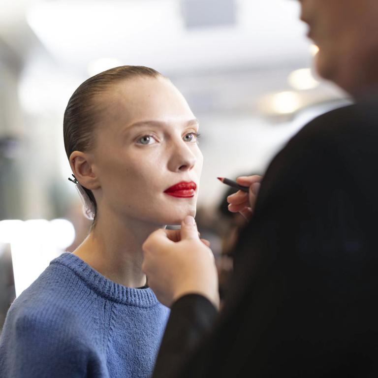 Τα κόκκινα κραγιόν που θα φορέσουμε στις γιορτές