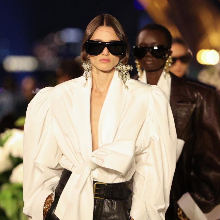 Girandoles: Τα σκουλαρίκια - θρύλος που φωτίζουν ξανά τη μόδα