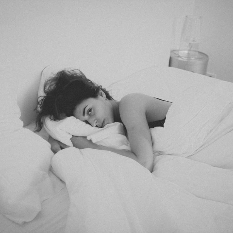 Γυναίκα στο κρεβάτι