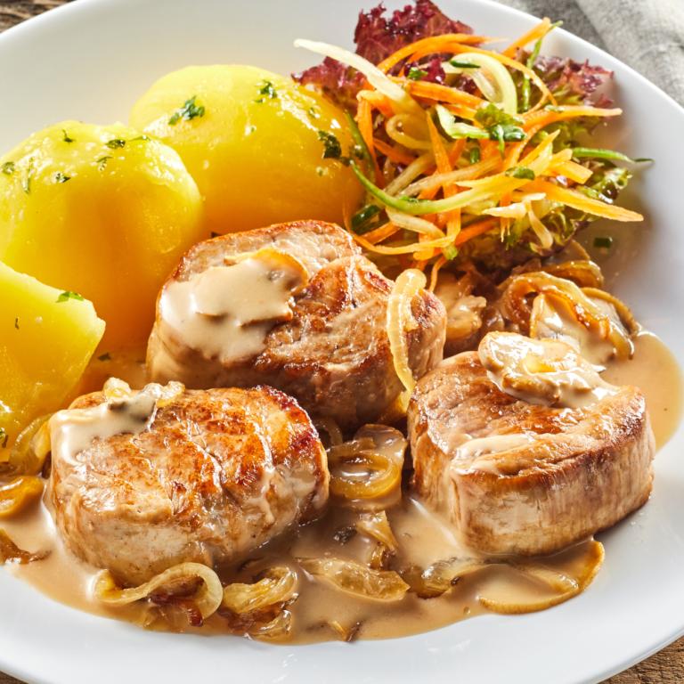 Χοιρινό με λευκό κρασί / Φωτογραφία: Shutterstock