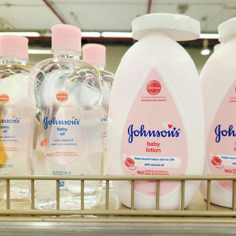 Baby oil/Φωτογραφία Unsplash 