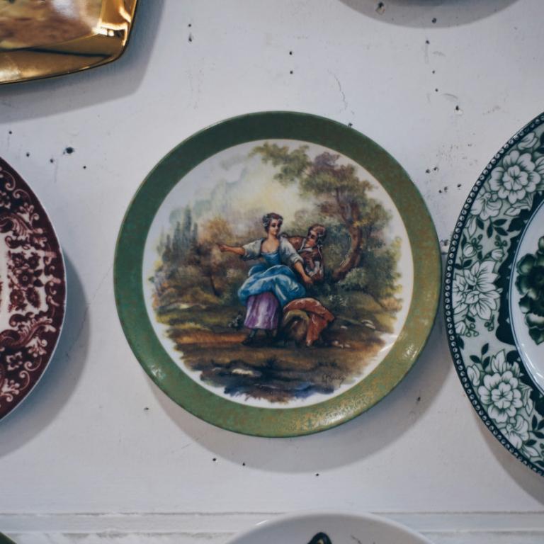 Πιάτα στον τοίχο