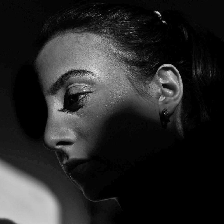 Ο δερματολόγος Στέλιος Αγγελίδης προτείνει την απόλυτη θεραπεία ματιών, για λαμπερό, ξεκούραστο βλέμμα