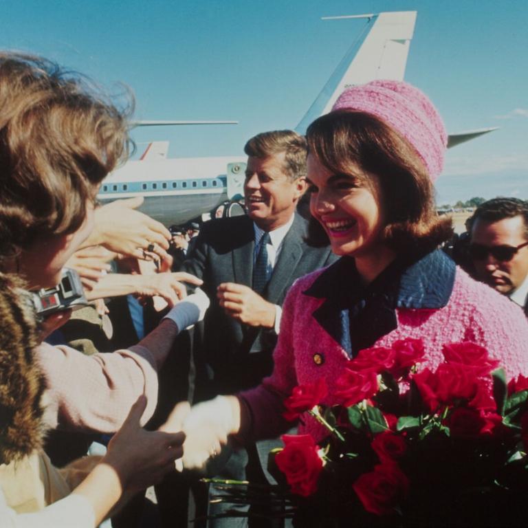  Ο Τζον και η Τζάκι Κένεντι την στιγμή που έφτασαν στο Τέξας