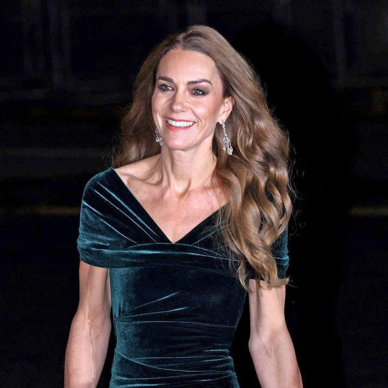 Η Κέιτ Μίντλετον με βραδινό φόρεμα