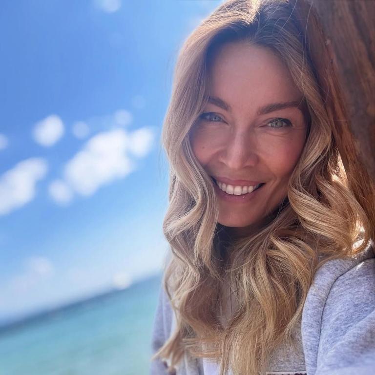 Η Μαριέττα Χρουσαλά με μαγιό