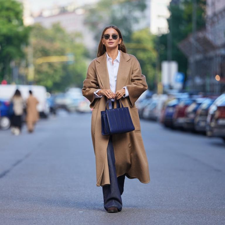 Γυναίκα με παλτό Max Mara