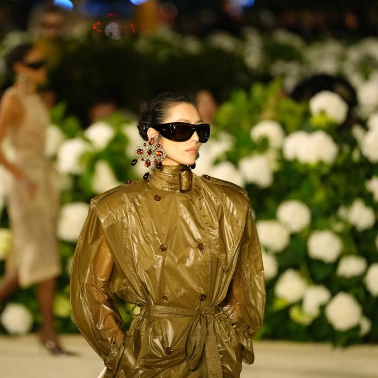 Για πρώτη φορά, ο οίκος Saint Laurent στην κορυφή της λίστας με τα πιο hot fashion brands του κόσμου