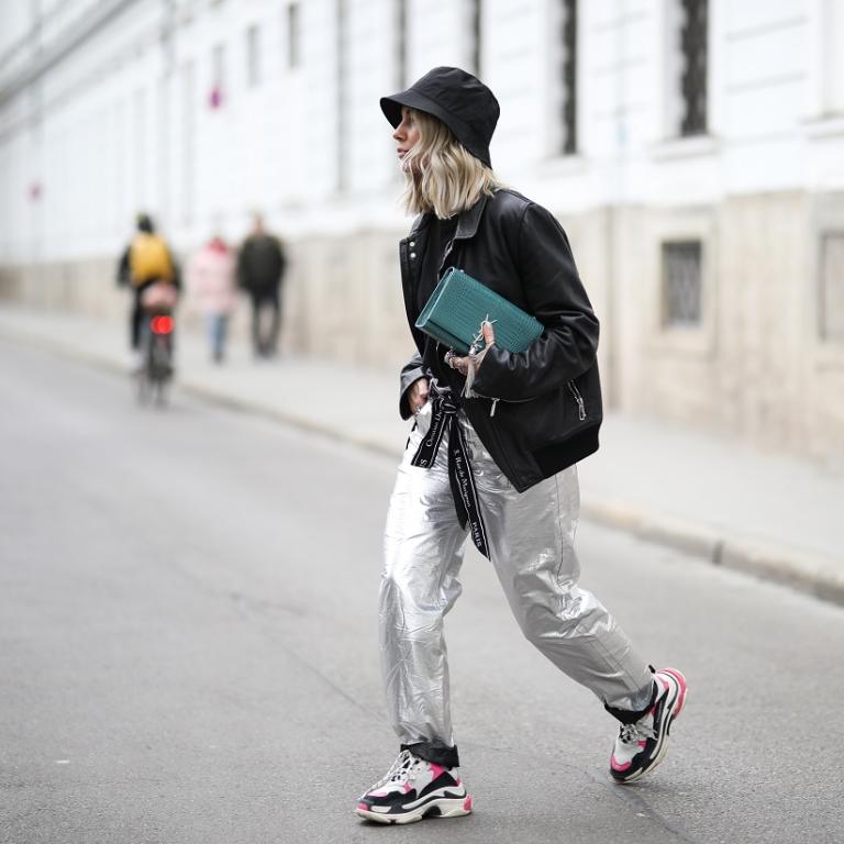 ασημί παντελόνι