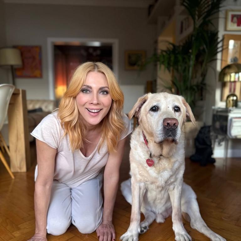 Σμαράγδα Καρύδη