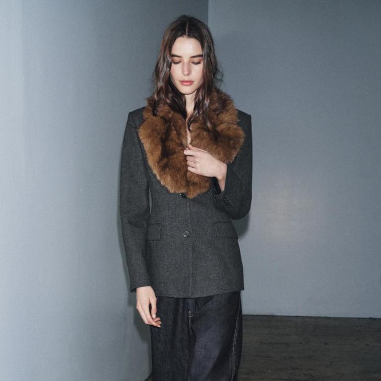 Το ρετρό blazer από τα Zara