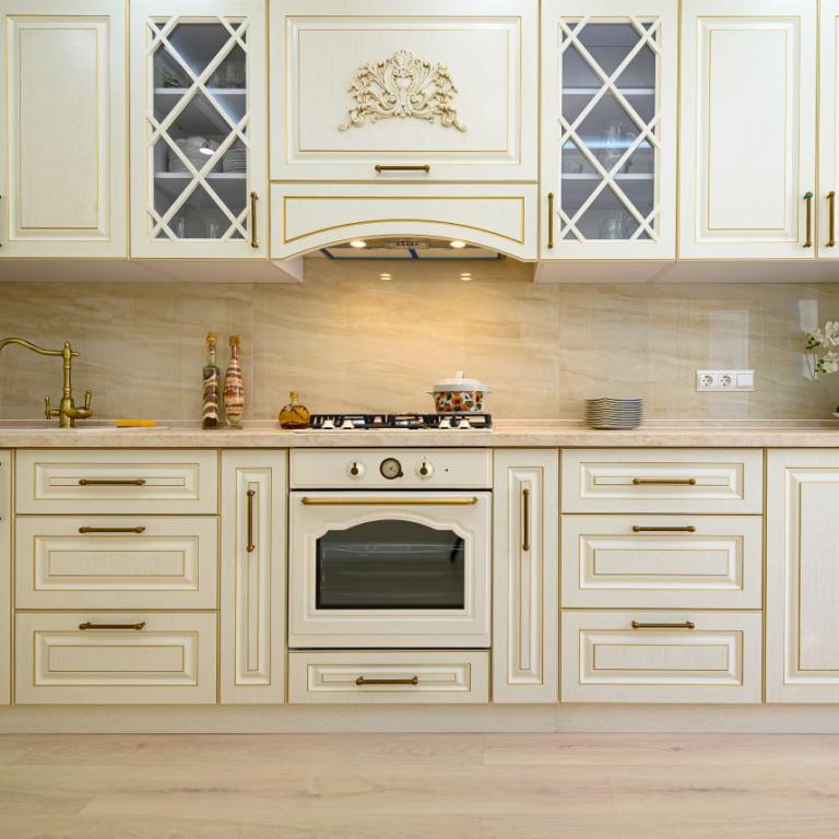  Οι 5 αποχρώσεις για ντουλάπια που αναβαθμίζουν κάθε κουζίνα, σύμφωνα με interior designers